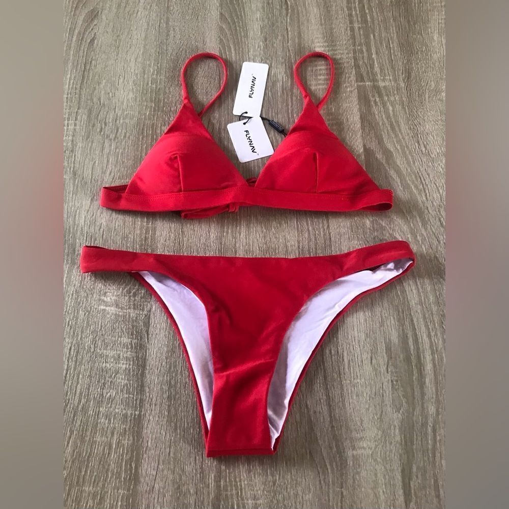NWT … FLYNAV “Size: M” Red Hot Swimsuit